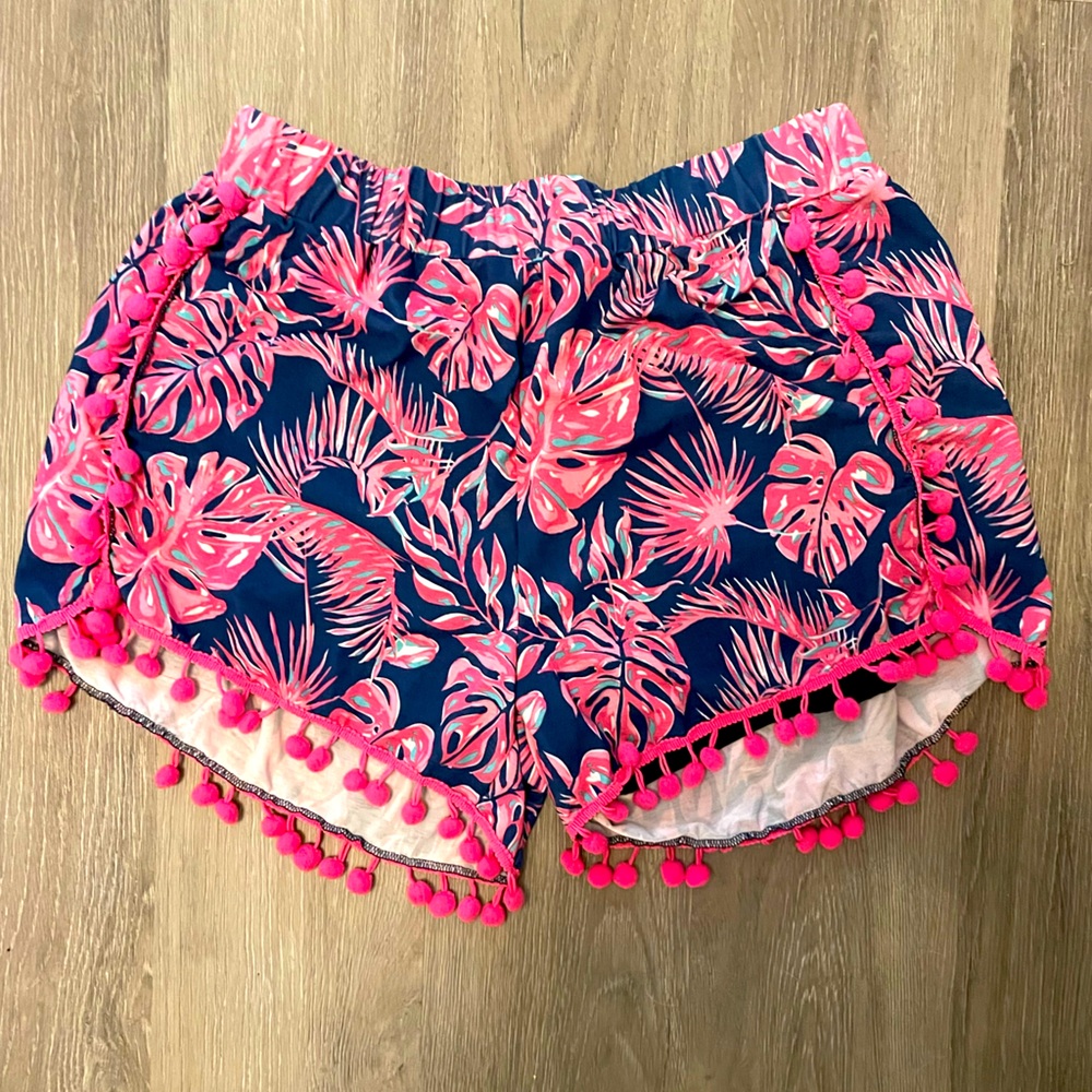 Simply southern excellent condition pom pom palm leaf shorts size L-Xl
